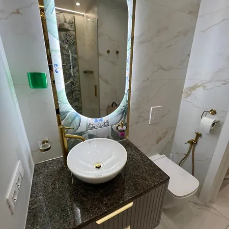 Апартаменти Platinum Lux *
